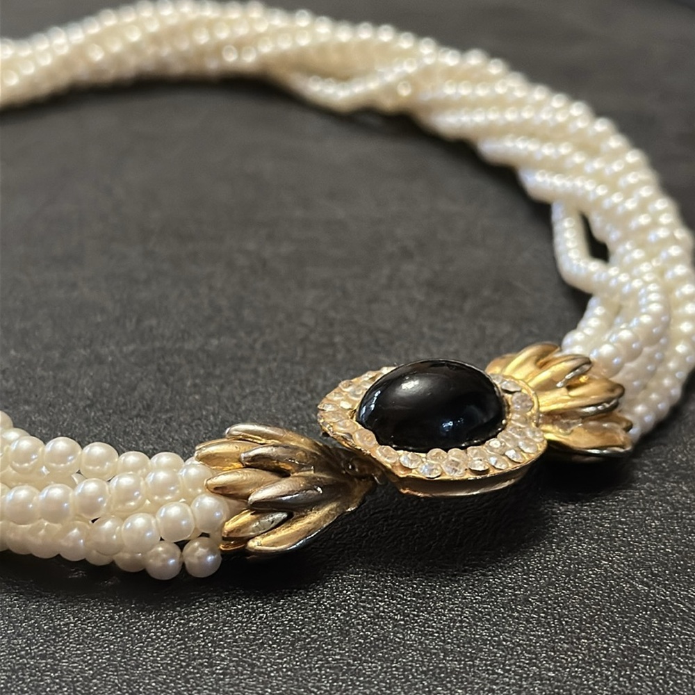 Korea Multiple Strand Faux Pearls W/ Black Glass & Rhinestone Clasp VTG Necklace - Picture 4 of 16